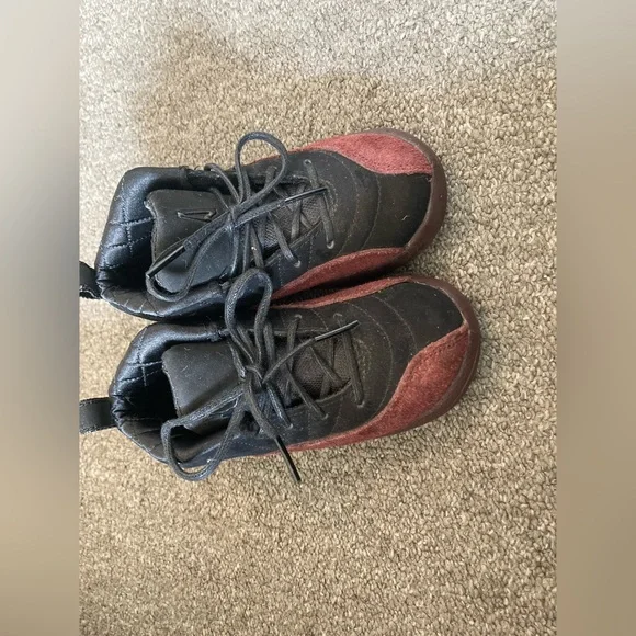 Jordan12s Toddler Sneakers Black and Burgundy 9C - Picture 2 of 5